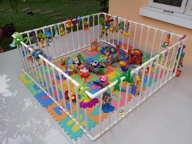 คอกกั้นเด็ก กรงกั้นเด็ก PVC สีขาว ราคาถูก size M (1.5 m x 1.5 m)